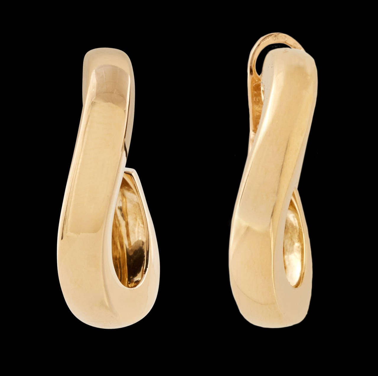 Women's Chaumet Gold Waltz Earrings