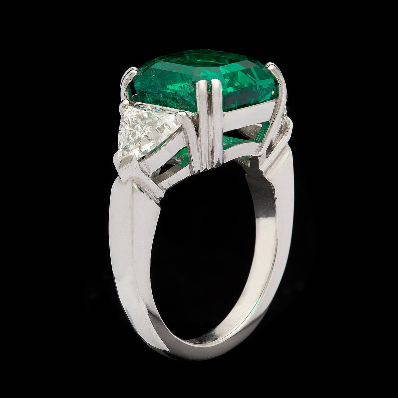 Women's 5.40 Carat Colombian Emerald Platinum Ring