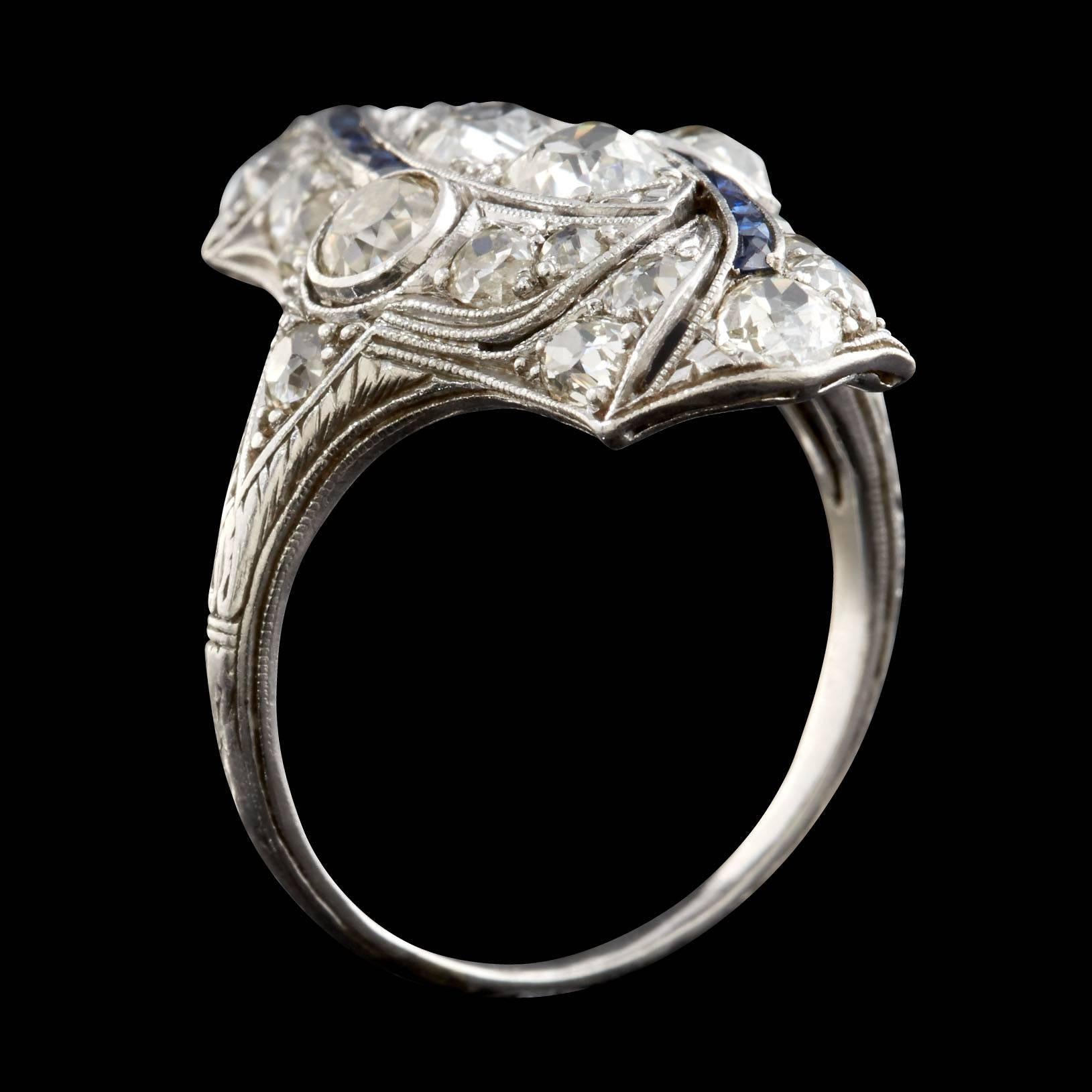 Edwardian North to South Sapphire Diamond Platinum Ring In Excellent Condition In San Francisco, CA