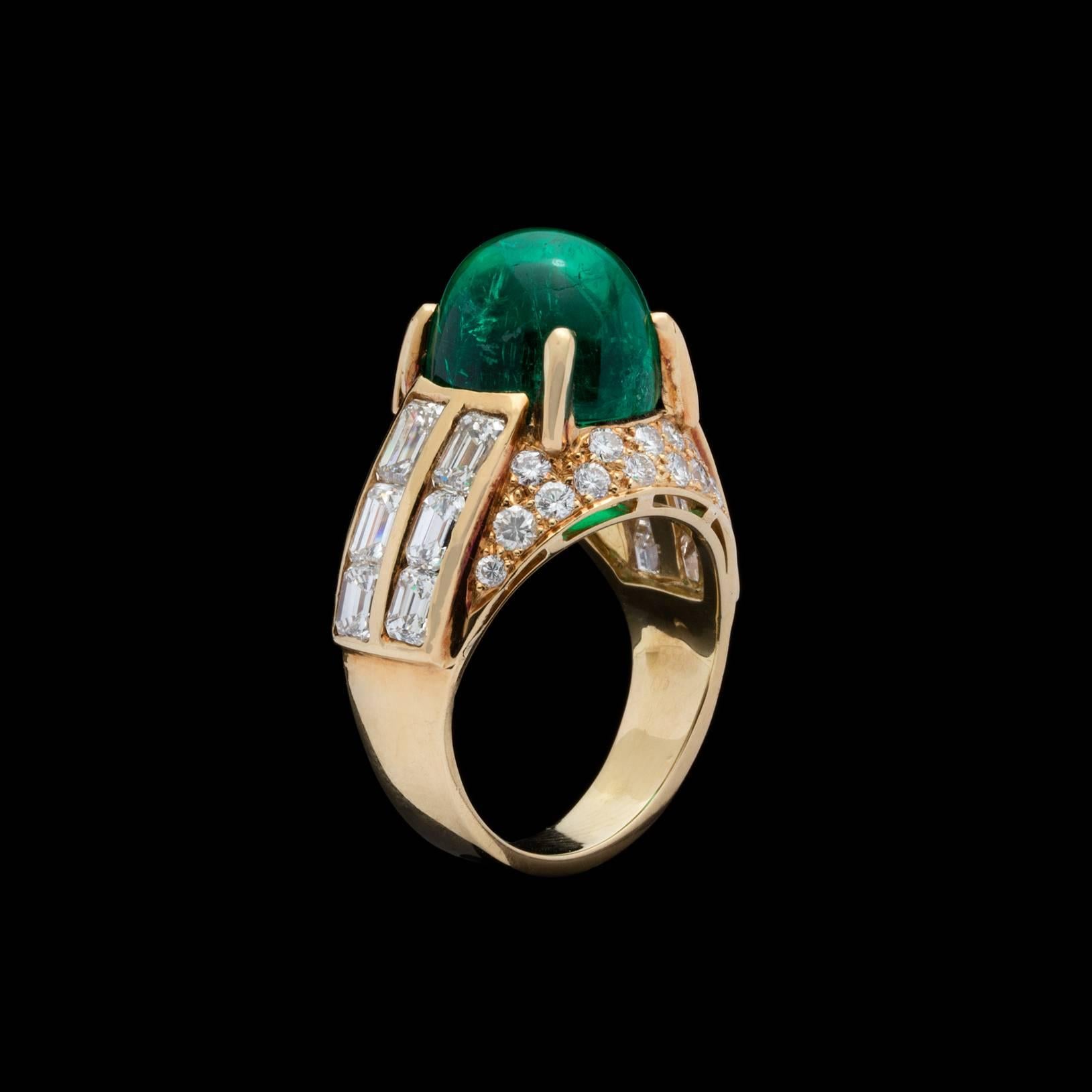 9 Carat Emerald Cabochon Diamond Gold Ring 1980s at 1stDibs