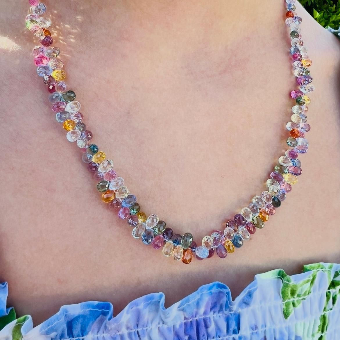 Außergewöhnliche Multi-Color Saphir & 18k Gold Halskette im Zustand „Hervorragend“ im Angebot in San Francisco, CA
