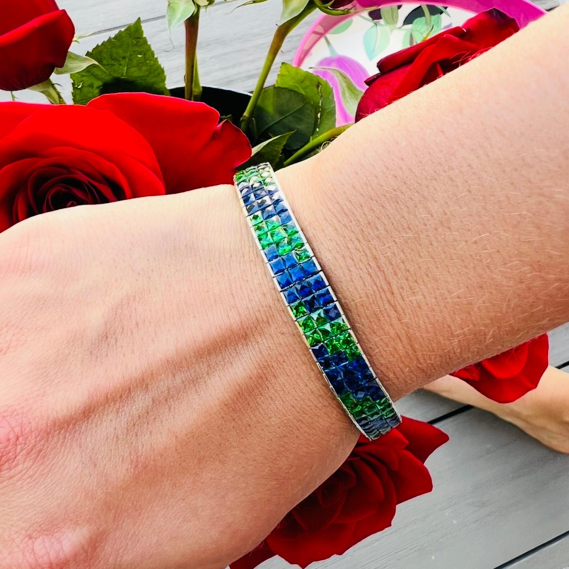 Taille française Magnifique bracelet en saphir et tsavorite de succession en vente