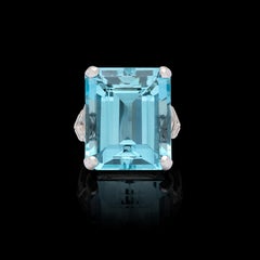 Stunning 31.01 Carat Aquamarine and Diamond Platinum Ring