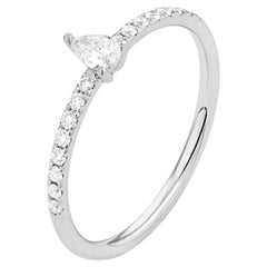 Anillo de diamantes talla pera mozafari