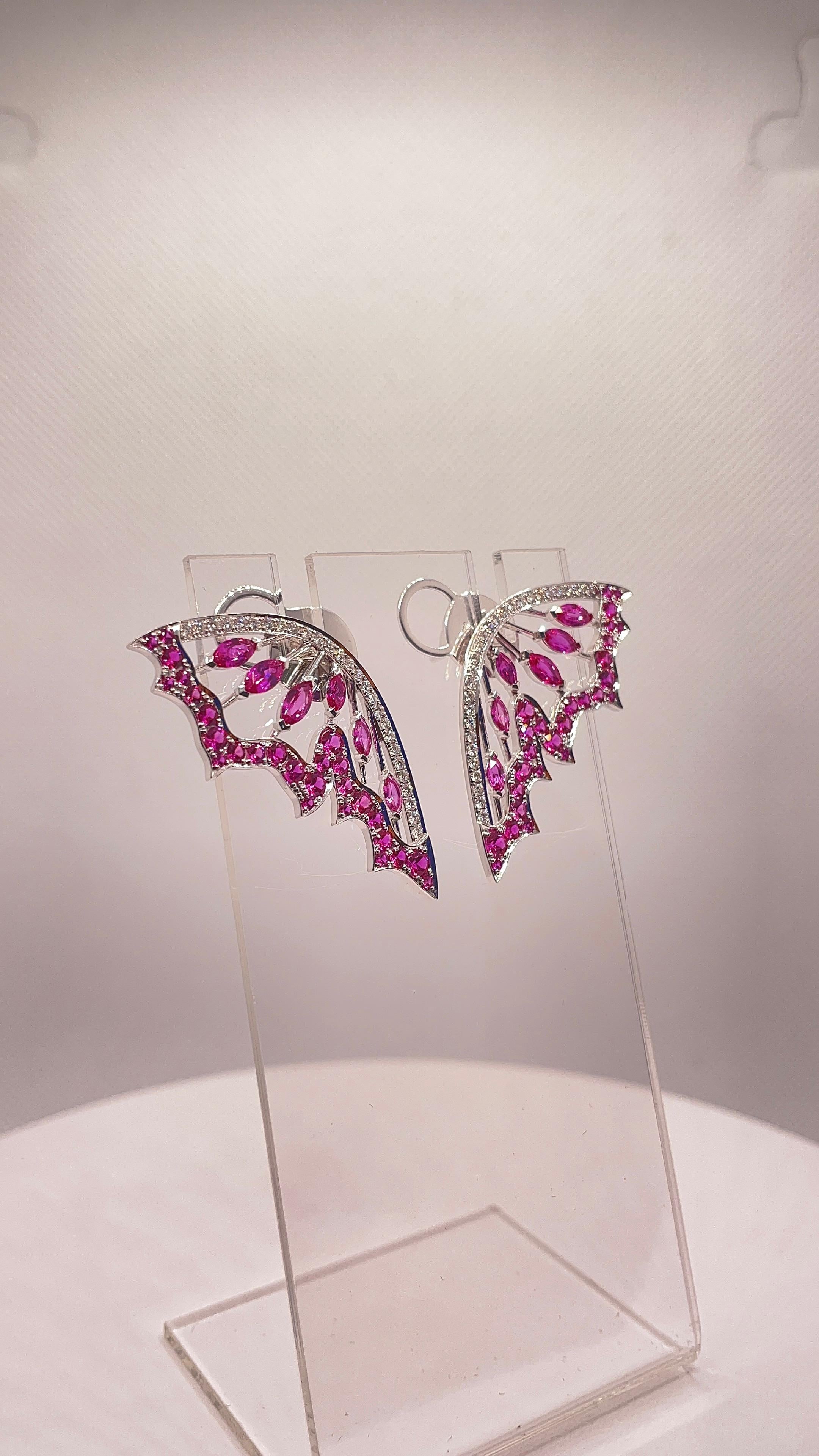 Taglio marquise Orecchini a pipistrello con zaffiro rosa e diamante da 5,72 carati in vendita