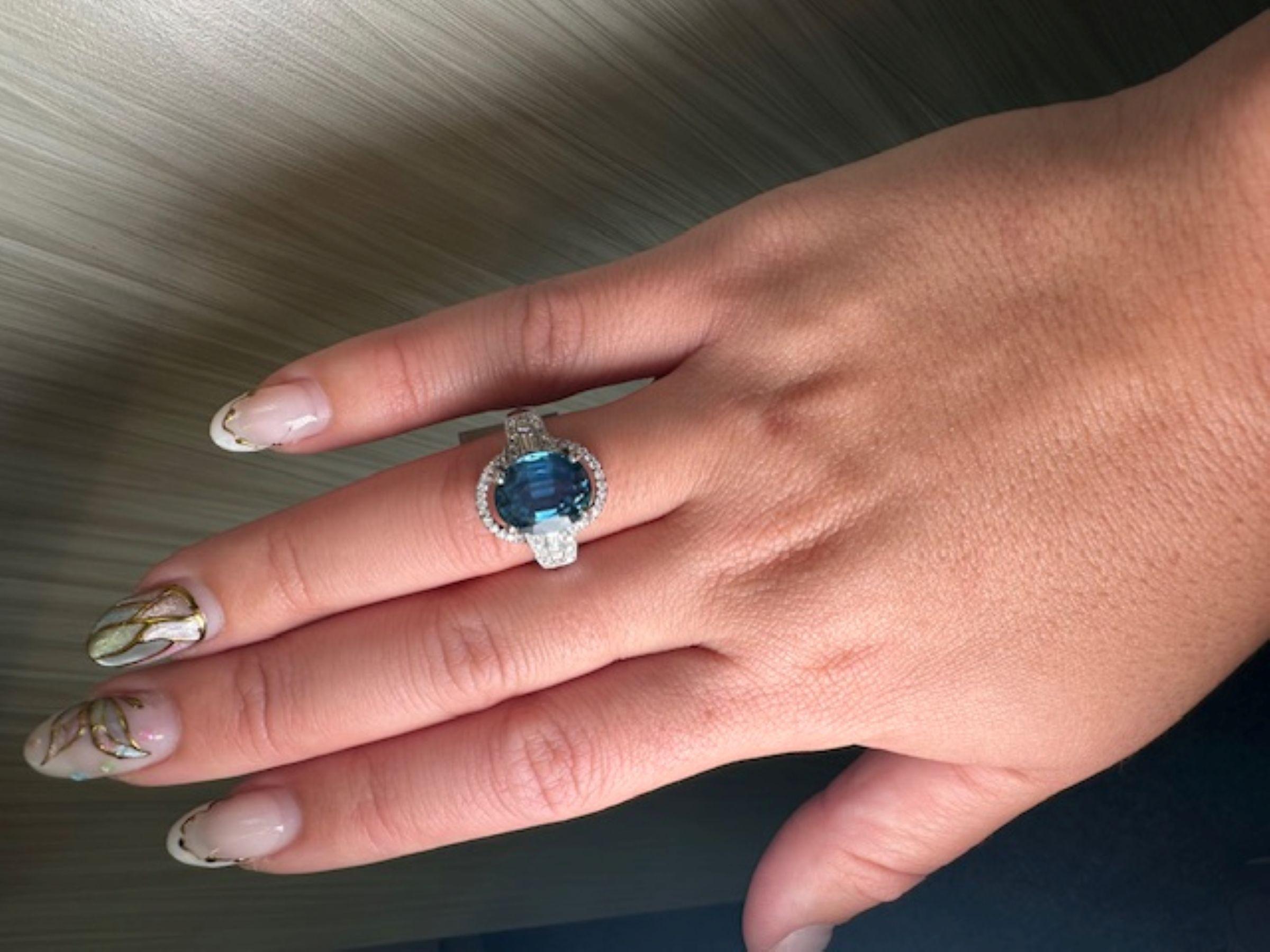 5,41 Karat Blauer Saphir Weißgold 14K Ring mit 0,75 Karat Diamanten im Zustand „Neu“ im Angebot in Miami, FL