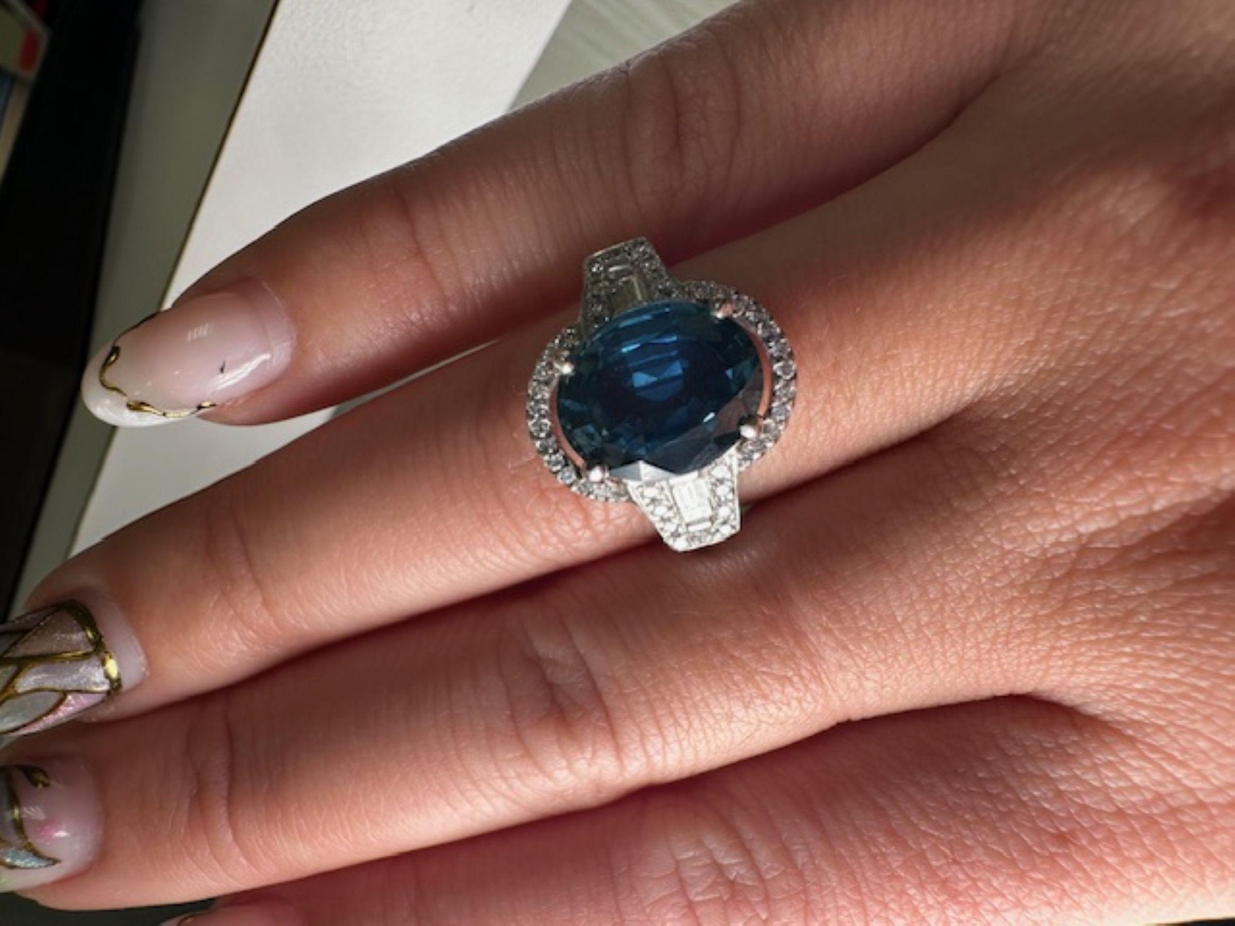 5,41 Karat Blauer Saphir Weißgold 14K Ring mit 0,75 Karat Diamanten im Angebot 2