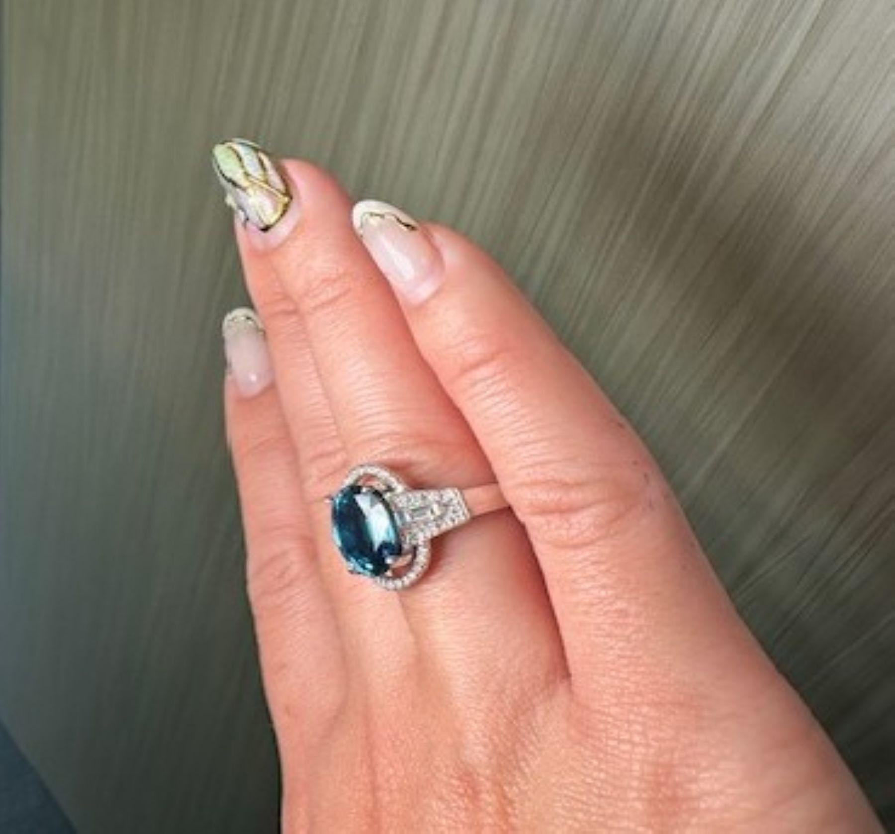 5,41 Karat Blauer Saphir Weißgold 14K Ring mit 0,75 Karat Diamanten im Angebot 3