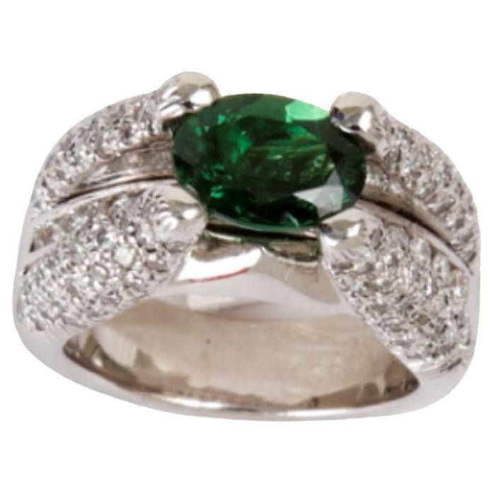 Strahlender 2,16-karätiger Tsavorit-Ring aus 14 Karat Weißgold. Ein einzigartiges Statement der Eleganz im Angebot