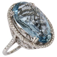 Stupendo anello con acquamarina da 18,60 ct in oro bianco 18 carati con 1,32 ct di diamanti