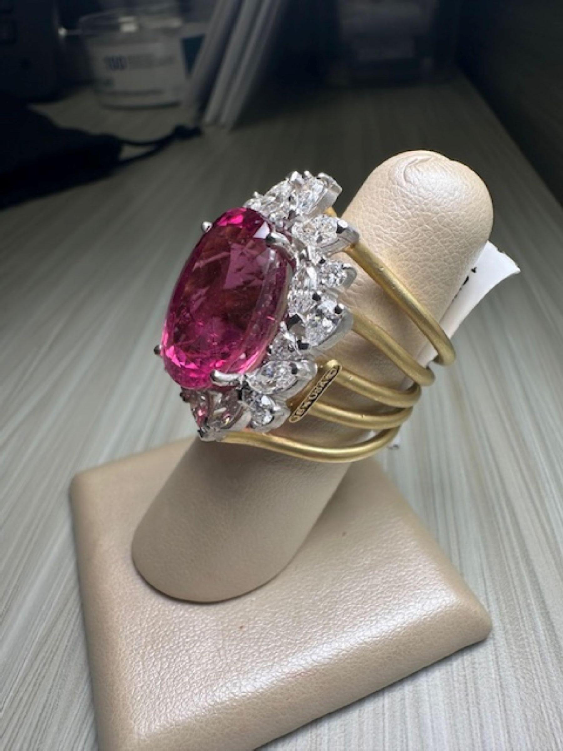 STAMBOLIAN- Bague en tourmaline rose de 19,20ct avec 3,25ct de diamants en jaune 18K en vente 3