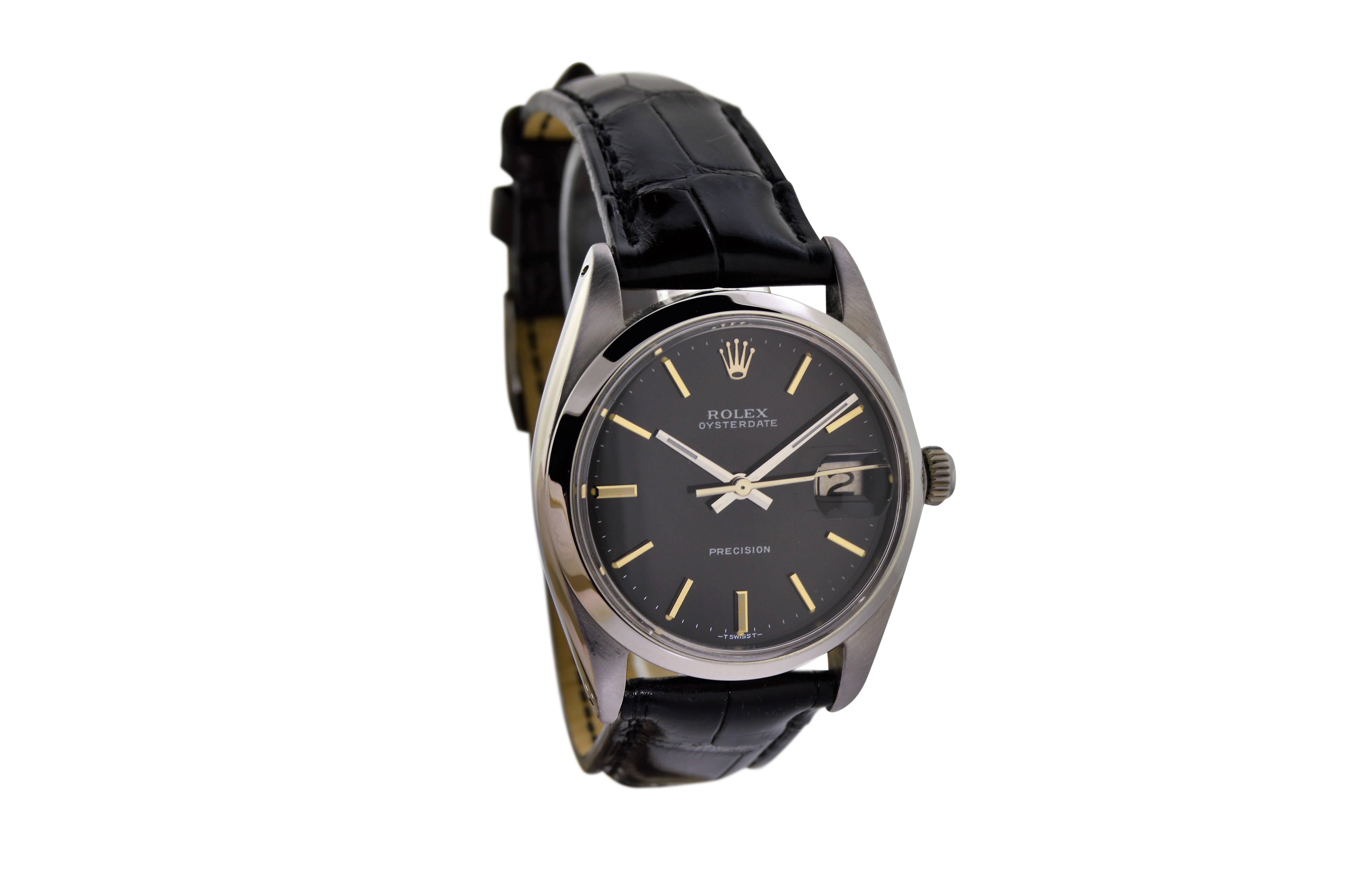 FACTORY / HOUSE: Rolex Watch Company
STYLE / REFERENCE: Oysterdate / 6694Wristwatch
METAL / MATERIAL: Stainless Steel
DIMENSIONS:  39mm  X  34mm
CIRCA: 1964/65
MOVEMENT / CALIBER: Manual Winding / 17 Jewels
DIAL / HANDS: Original Black w/ Baton