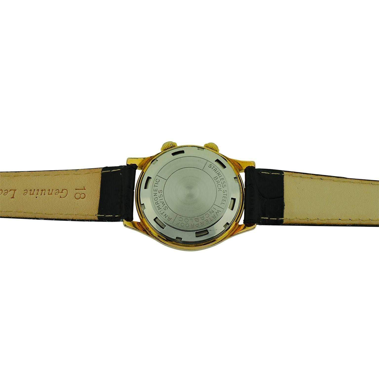 Kingston Yellow Gold Filled Waffle Dial Alarm Manual Watch, circa 1950s In Excellent Condition In Long Beach, CA