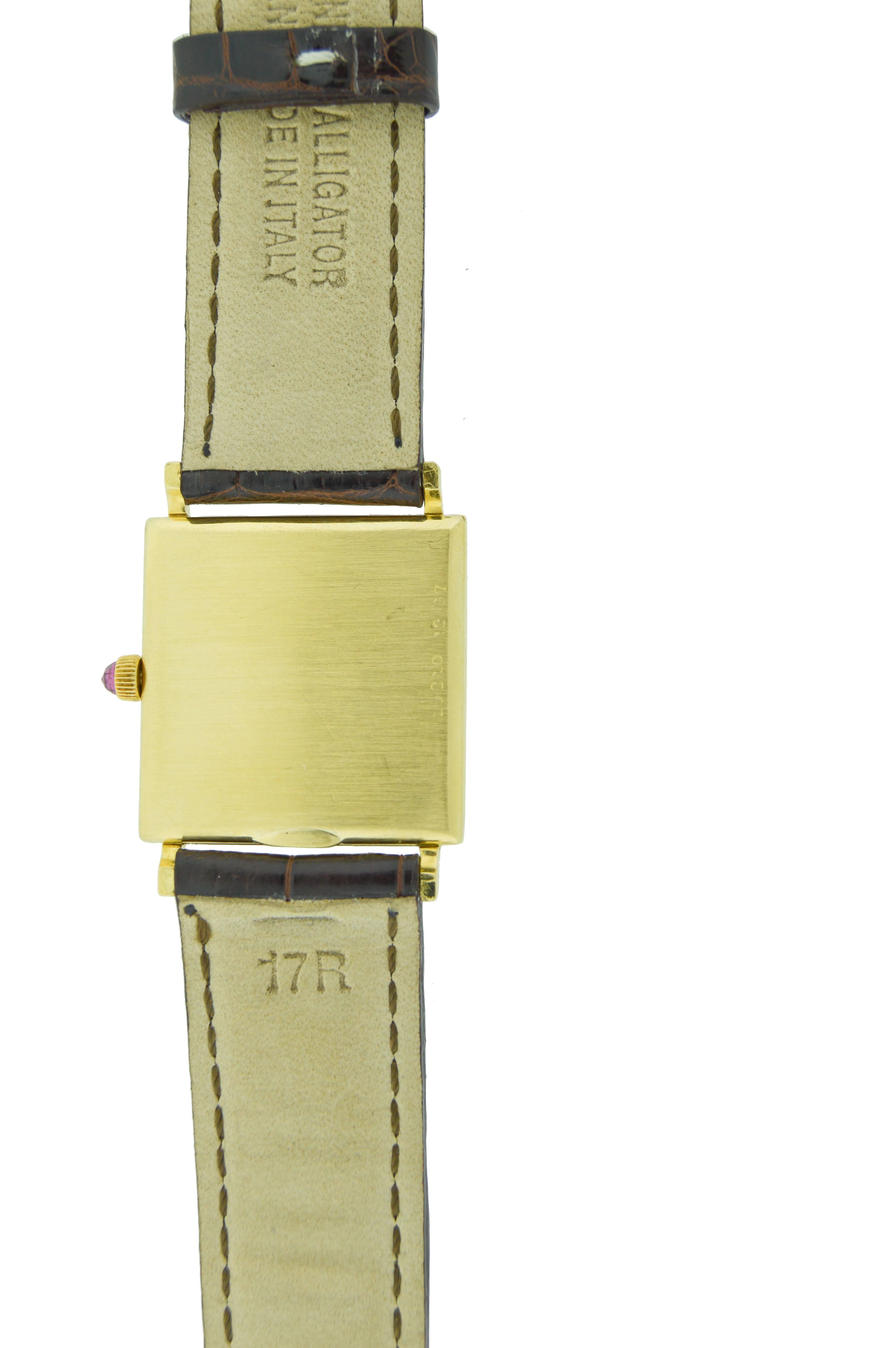 Vacheron Constantin wristwatch for Cartier, in excellent condition.
18 kt gold square dress watch.
17 Jewels, ultra thin, caliber, 9D 1003, with geneva seal and adjusted to 8 positions.
Original restored dial with original blued steel baton