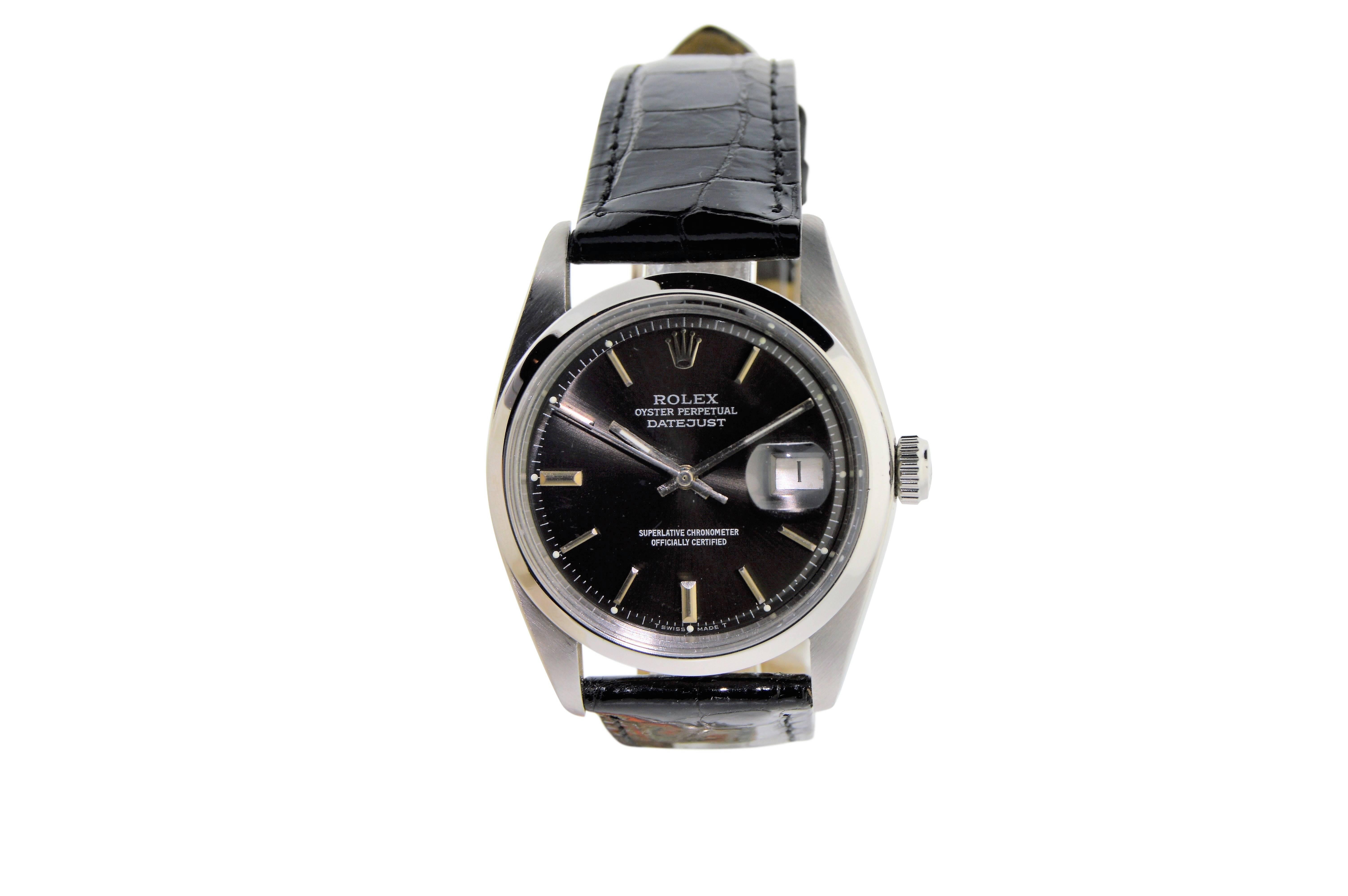 FACTORY / HOUSE: Rolex Watch Company
STYLE / REFERENCE: Datejust / 1603
CIRCA: 1971 / 1972
MOVEMENT / CALIBER: Perpetual Winding / 26 Jewels / Cal. 1570
DIAL / HANDS: Original Charcoal / Baton Hands
DIMENSIONS: 43mm X 36mm
ATTACHMENT / LENGTH: 20mm