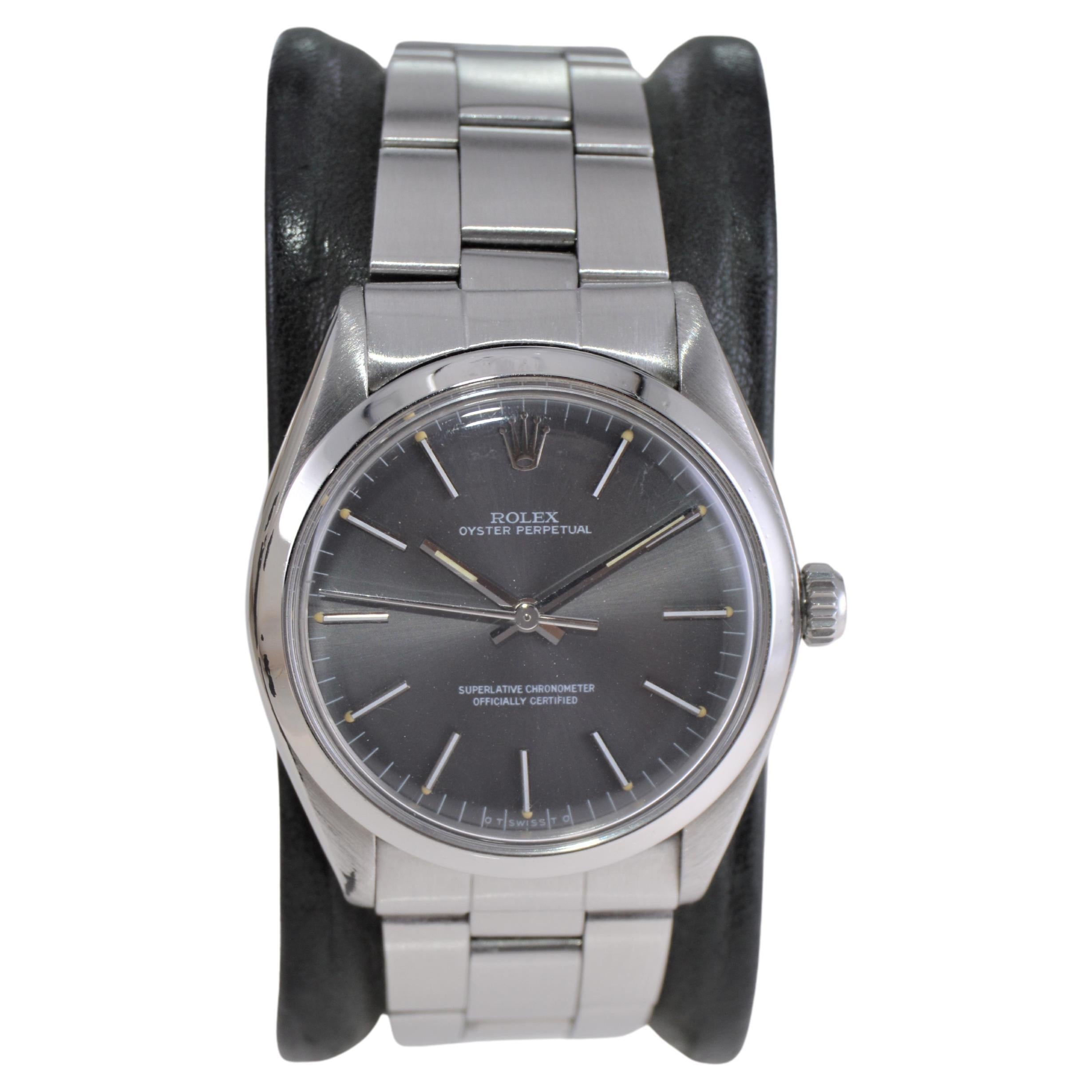 Rolex Oyster Perpetual de acero con esfera de color carbón, años 60