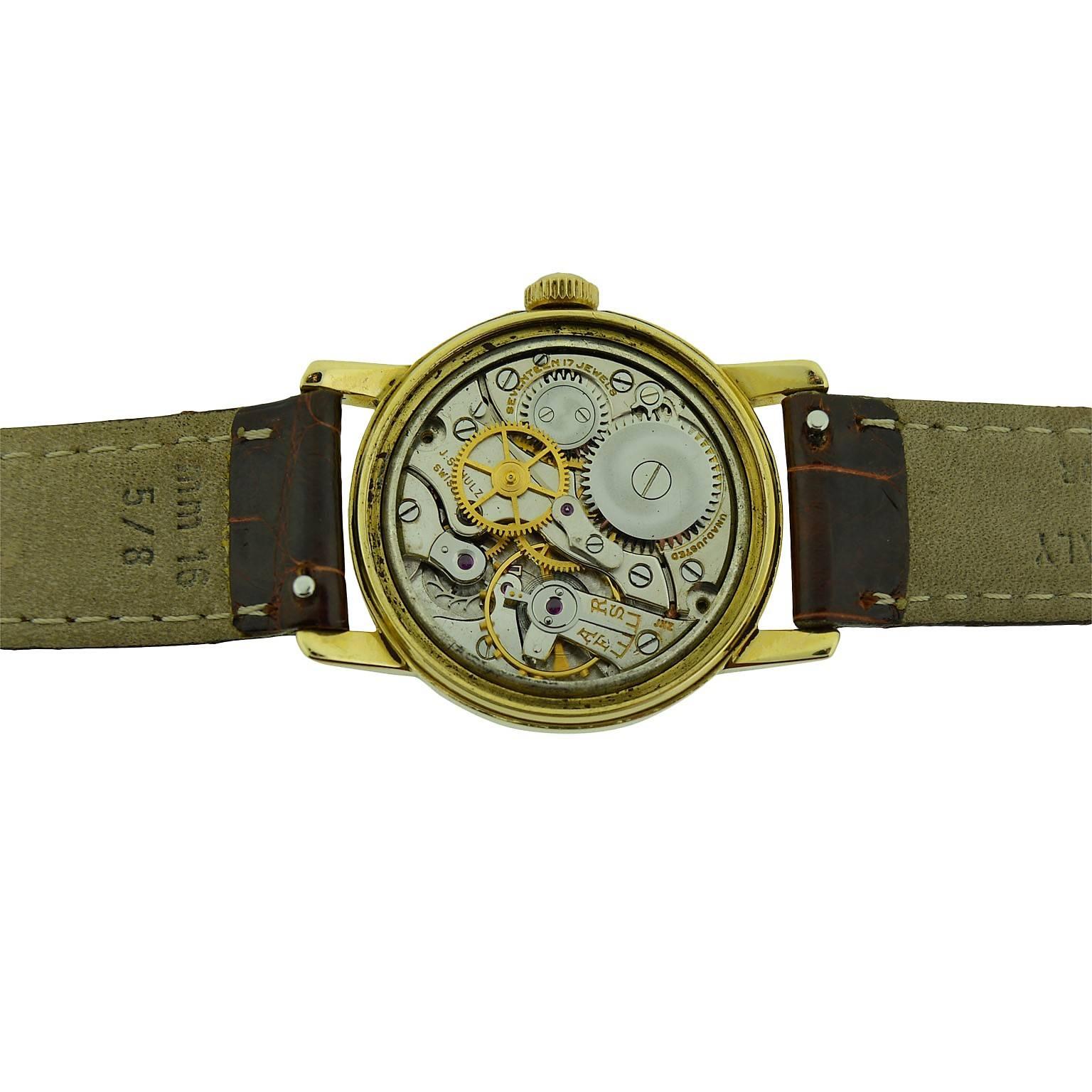 Schulz Yellow Gold Original Dial Manual Watch, circa 1940s In Excellent Condition In Long Beach, CA