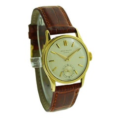 Patek Philippe 18 Karat Gold Classic Calatrava with Original Dial, circa 1940s