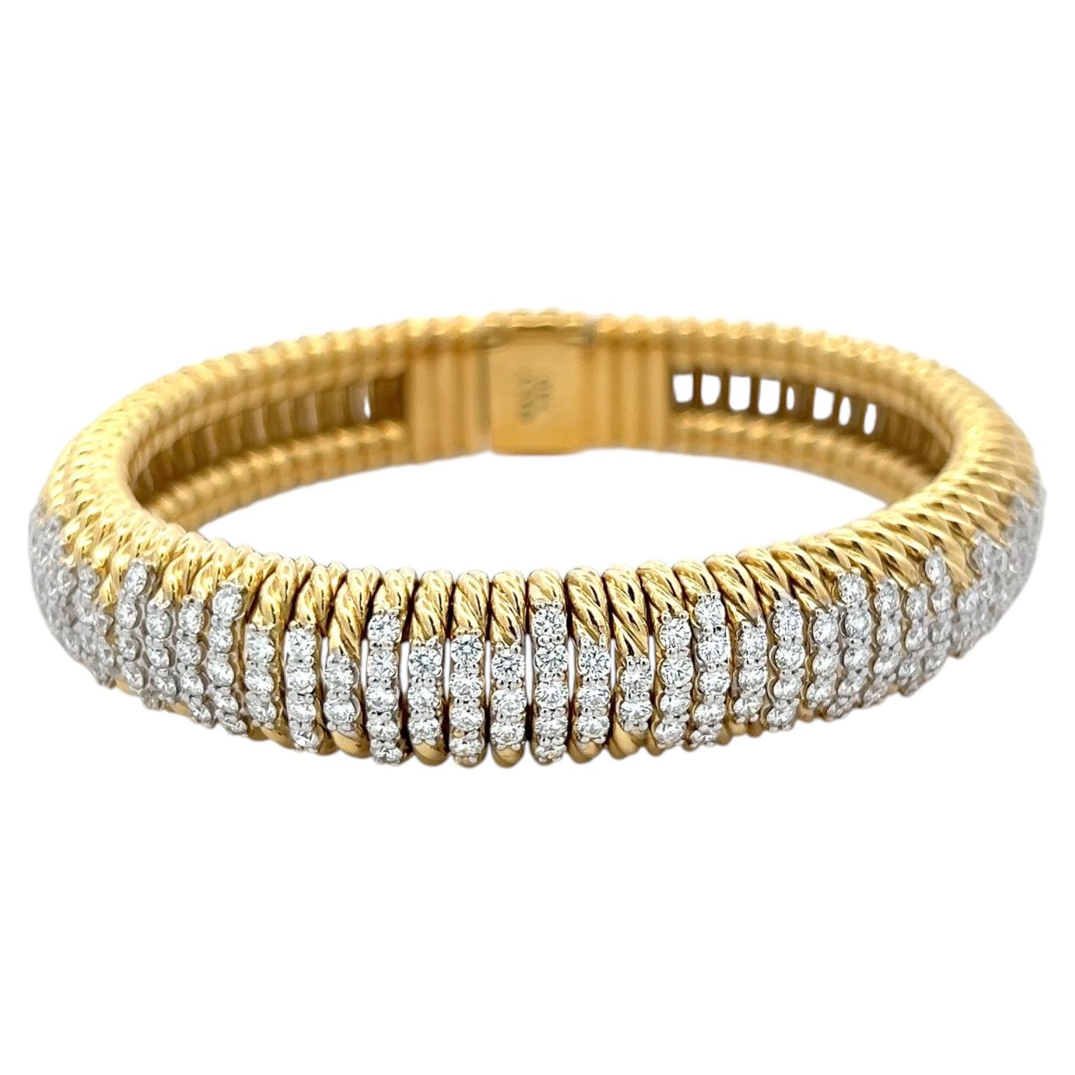 David Yurman 18K Yellow Gold Bangle Bracelet with 4.2ct Round G VS Diamonds For Sale