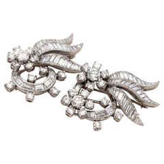Oscar Heyman Vintage Platinum Double Clip Pin Brooch with 10 Carat Diamonds