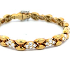 Jose Hess 18K Yellow Gold Link Bracelet with 3.08 Carat Round E SI Diamonds