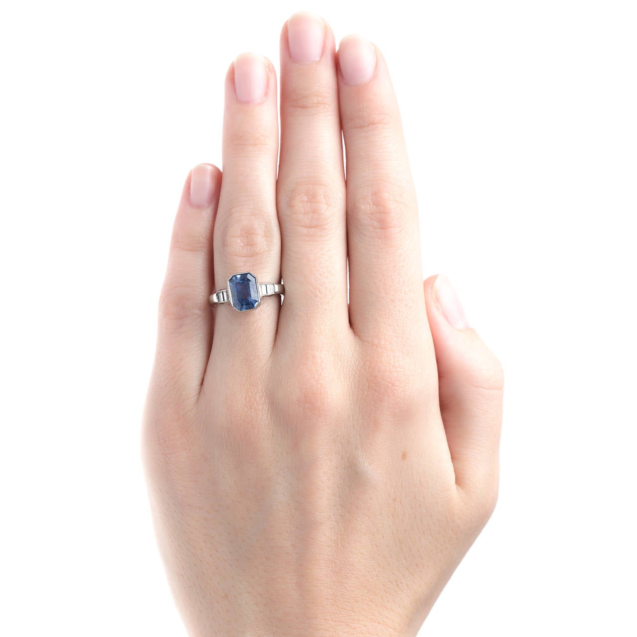 Unheated Cornflower Blue Natural Sapphire Platinum Engagement Ring In Excellent Condition For Sale In Los Angeles, CA