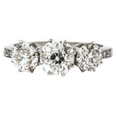 Dazzling Three-Stone Diamond Platinum Engagement Ring