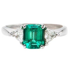 Modern Colombian Emerald Diamond Gold Engagement Ring
