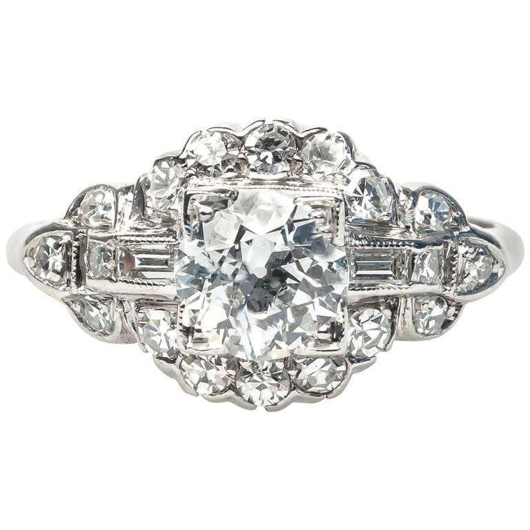 1.00 Carat Art Deco Diamond Engagement Ring For Sale