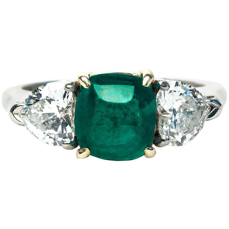 Stunning 1980s Sugarloaf Emerald and Heart Shaped Diamond Ring