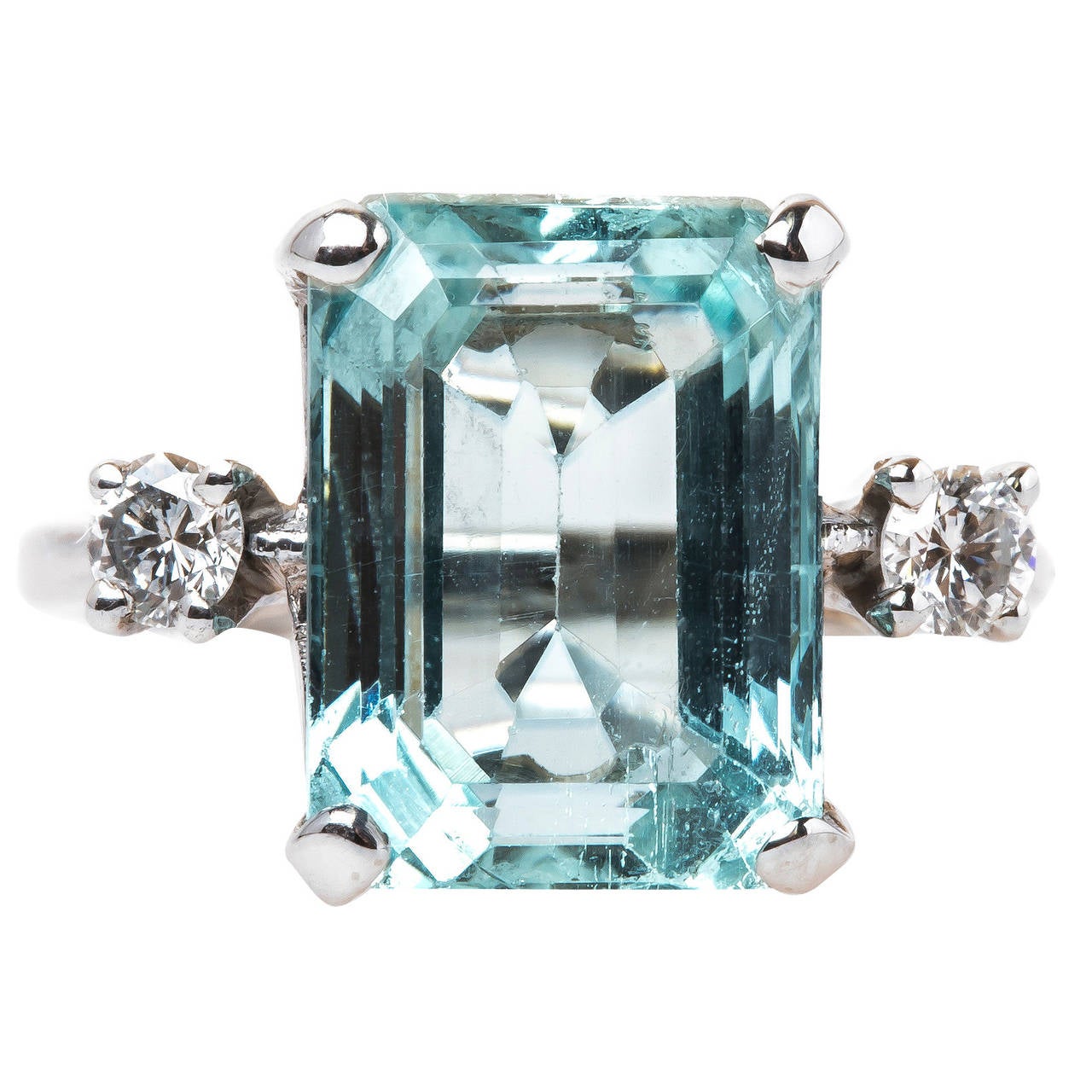 Classic Retro 4.5 Carat Aquamarine Diamond Gold Cocktail Ring