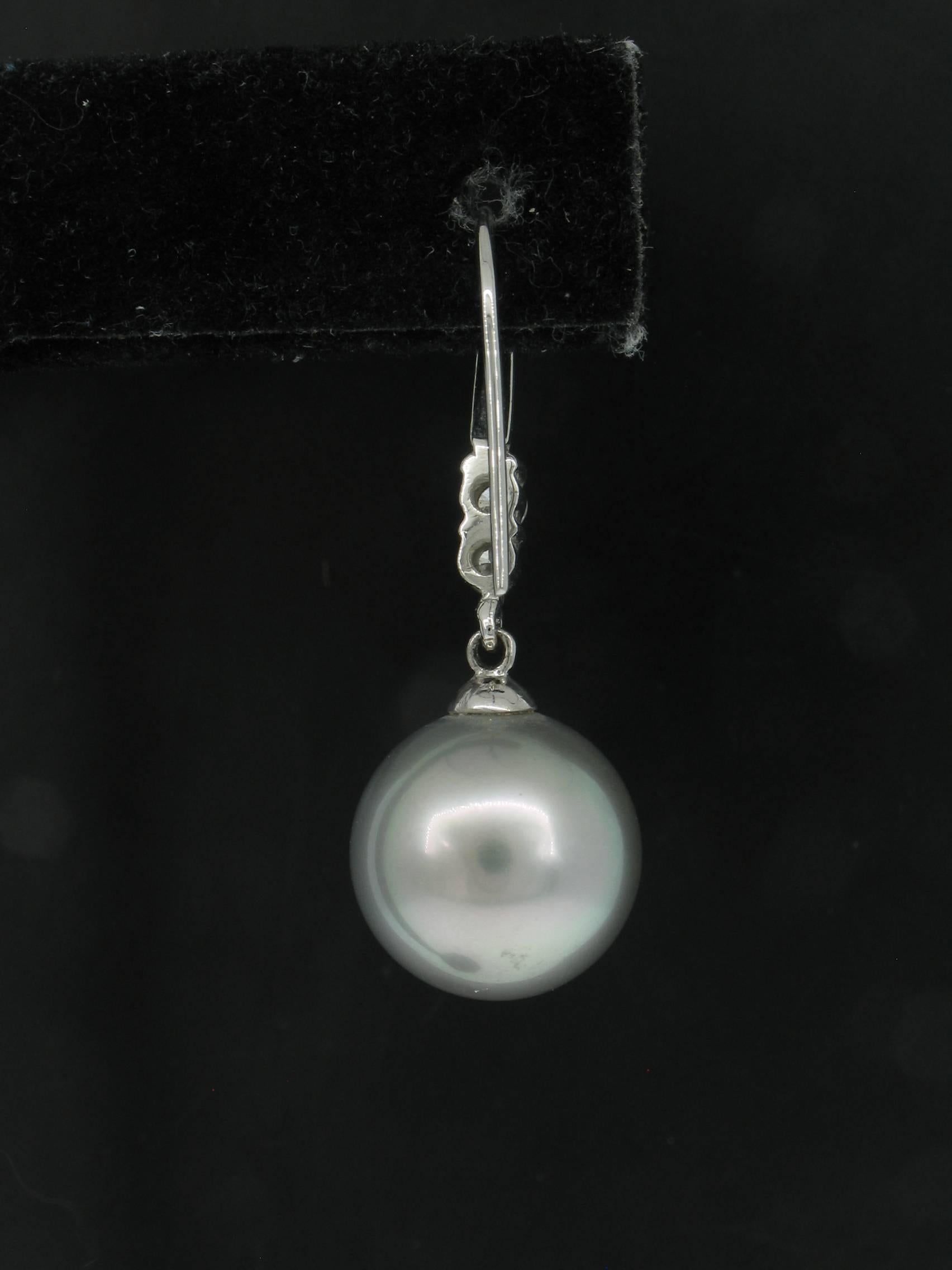 Tahitian Pearl Earrings with Diamonds, Platinum In New Condition In Carmel, CA