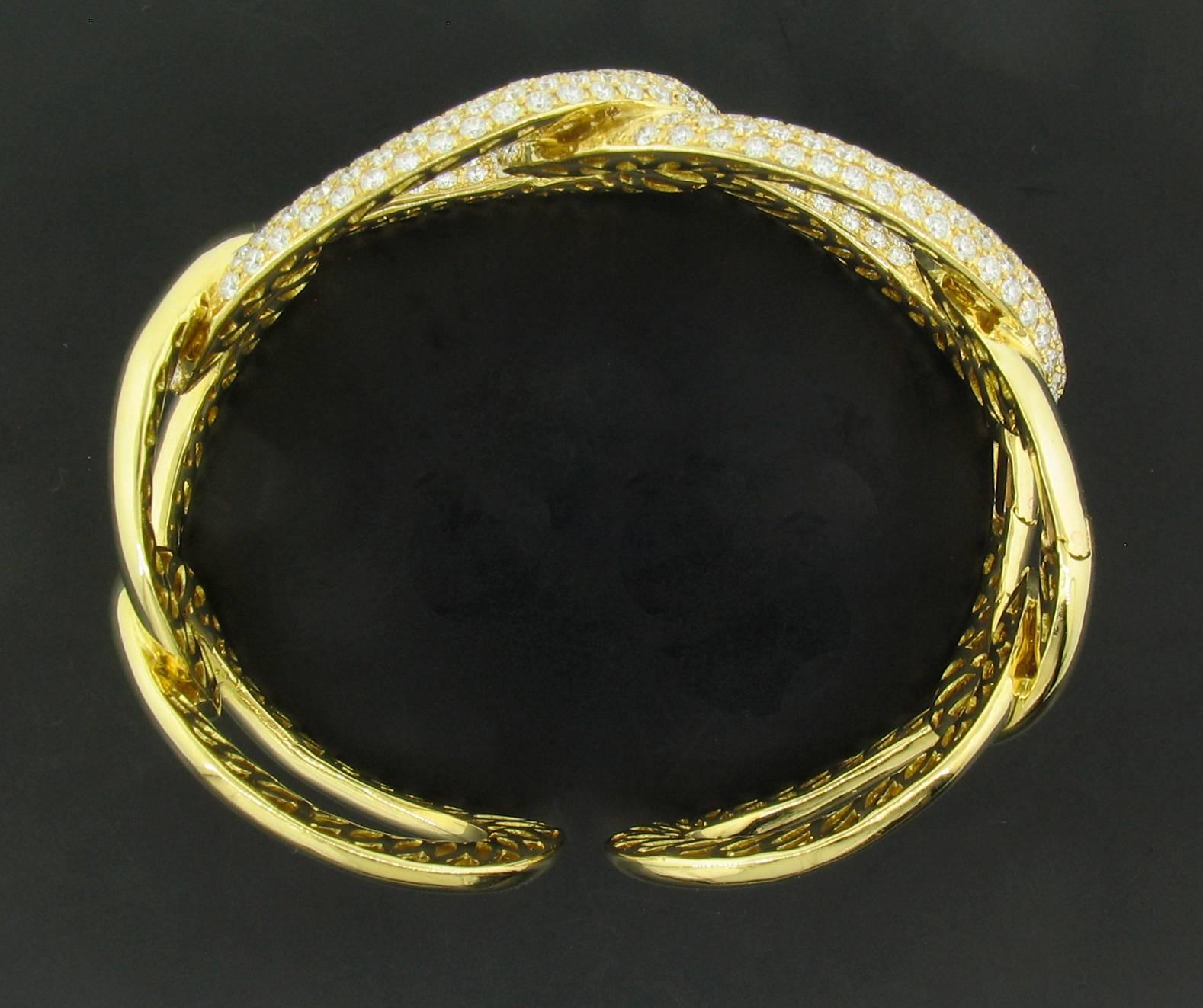 Damasco Diamond Gold Link Cuff Bracelet In New Condition In Carmel, CA