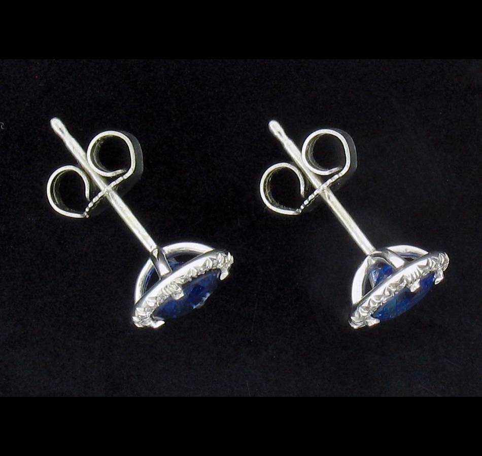 Blue Sapphire and Diamond Stud Earrings In New Condition In Carmel, CA