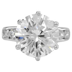 Tiffany & Co. 5 qt. Anillo de diamantes engastados