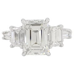 GIA 3,80 ct Anillo de compromiso de diamantes talla esmeralda