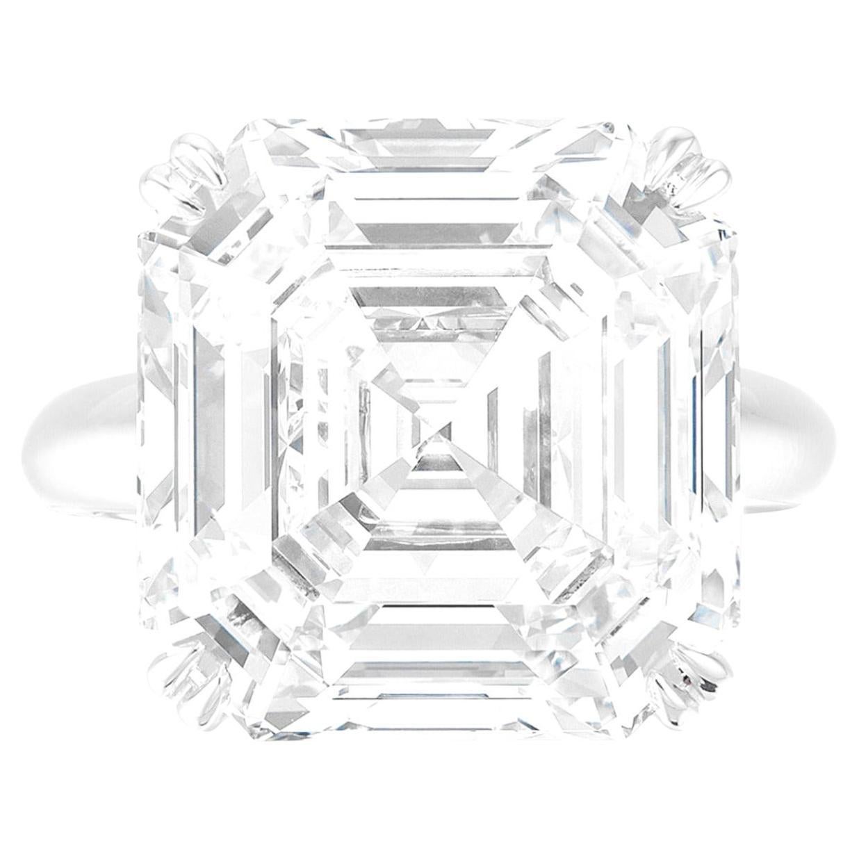 Platinring mit GIA-zertifiziertem 10.19 Karat Diamant im Asscher-Schliff