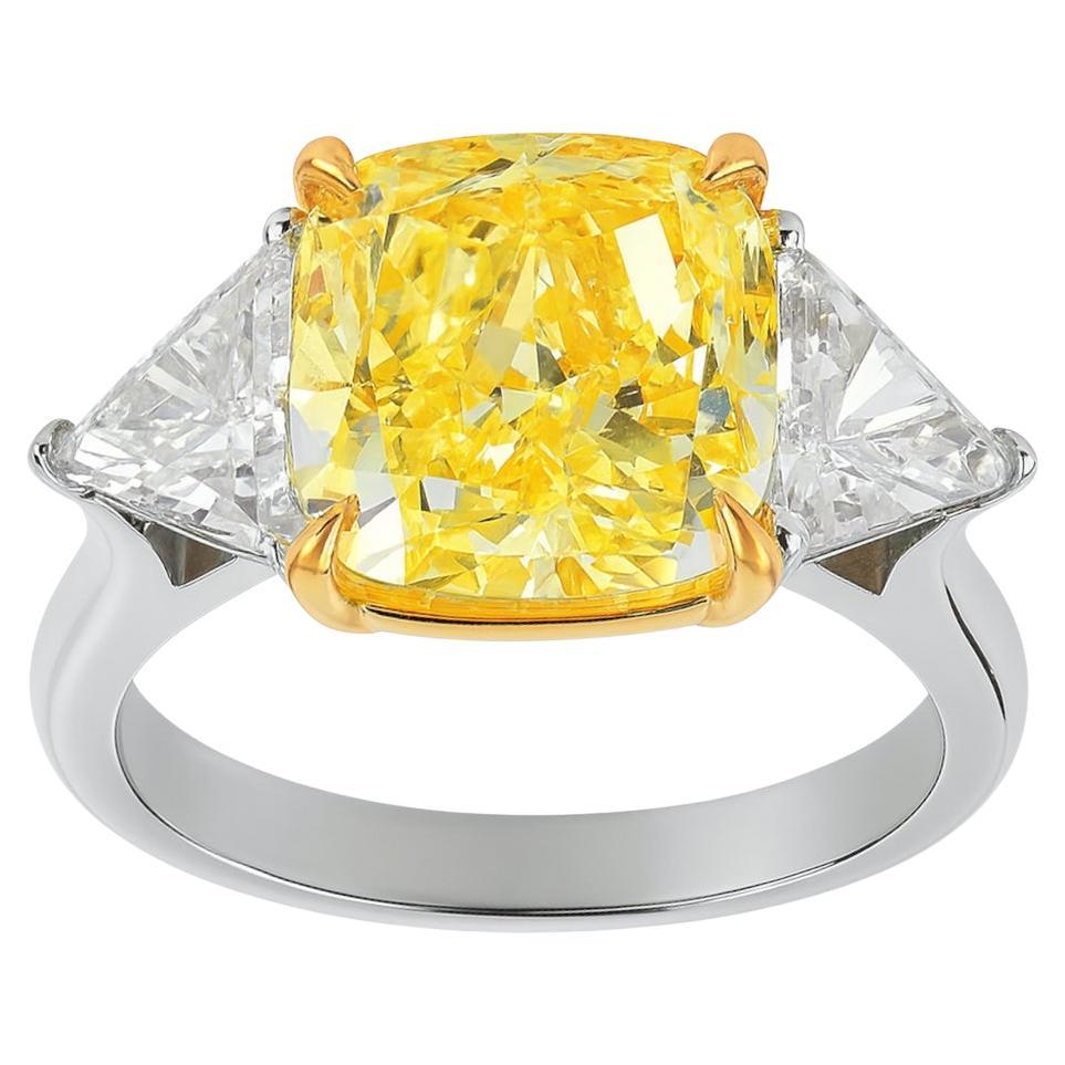 Bague à diamant coussin certifié GIA de 5 carats de couleur jaune fantaisie