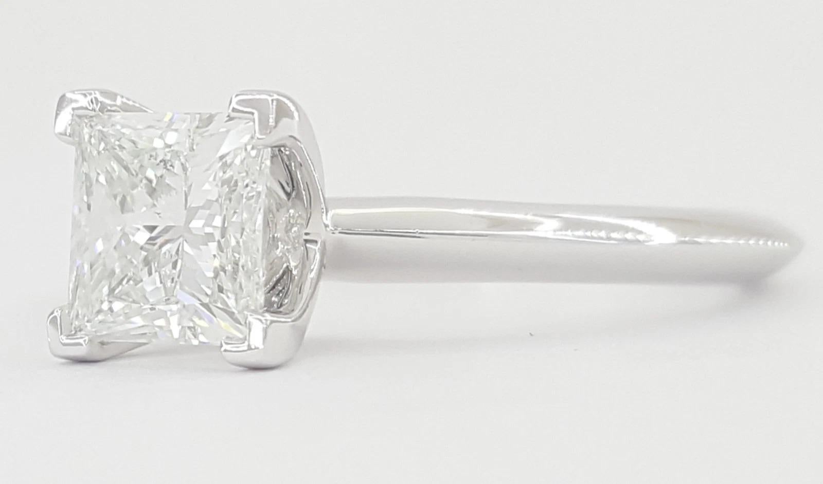 Zeitlose Tiffany & Co. Diamantring im Prinzessinnenschliff mit Solitär für Damen oder Herren im Angebot
