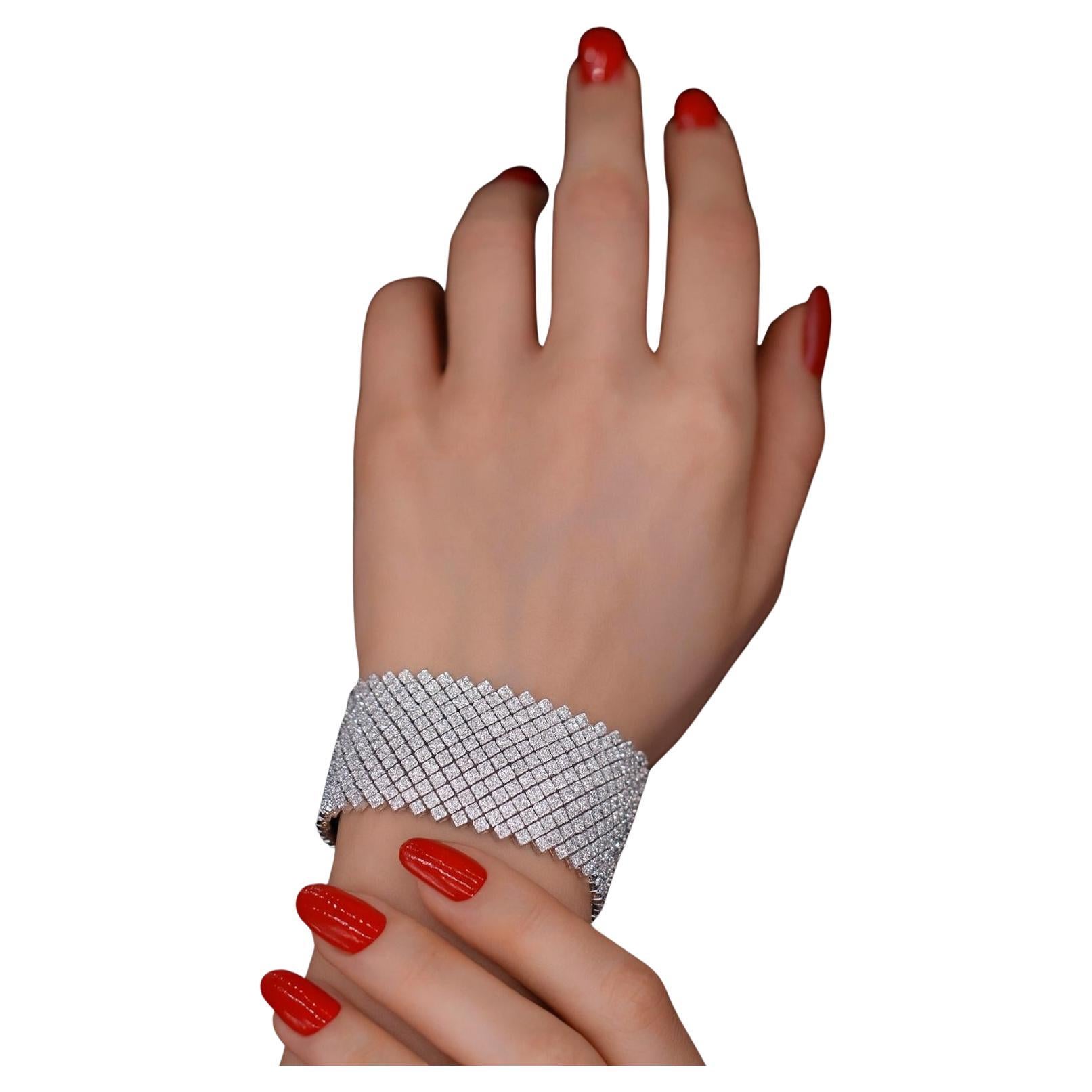 Pulsera ancha de diamantes de oro blanco de 18 quilates y 38 quilates