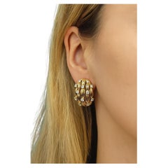 Pendientes Tiffany & Co. de oro amarillo de 18 quilates con diamantes en forma de cesta de la firma