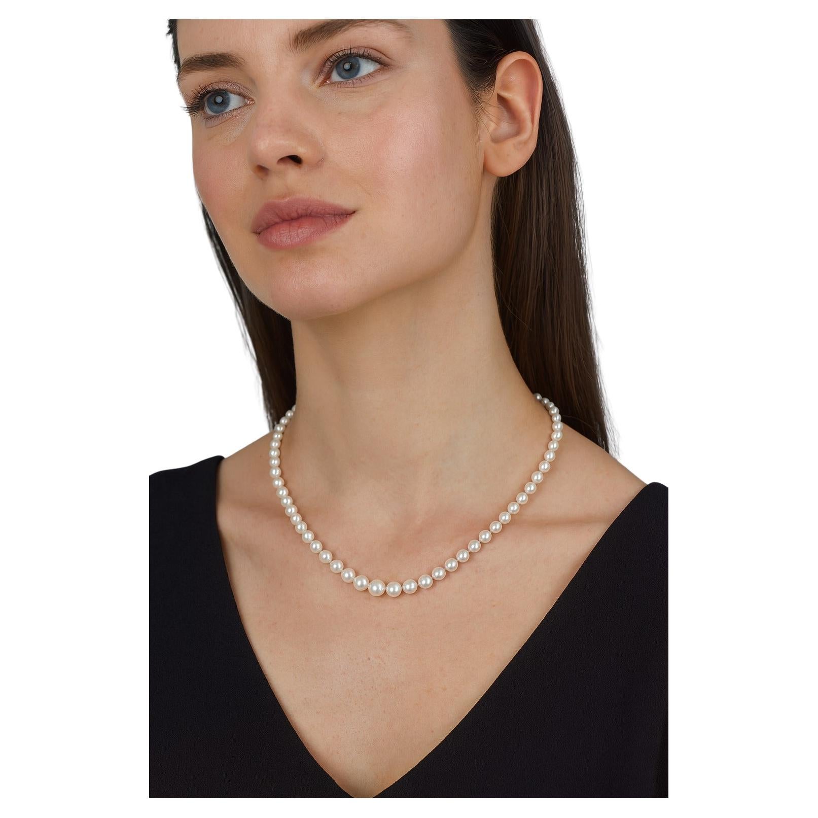 Mikimoto, collana e orecchini di perle Akoya in oro bianco 18 carati A+ in vendita