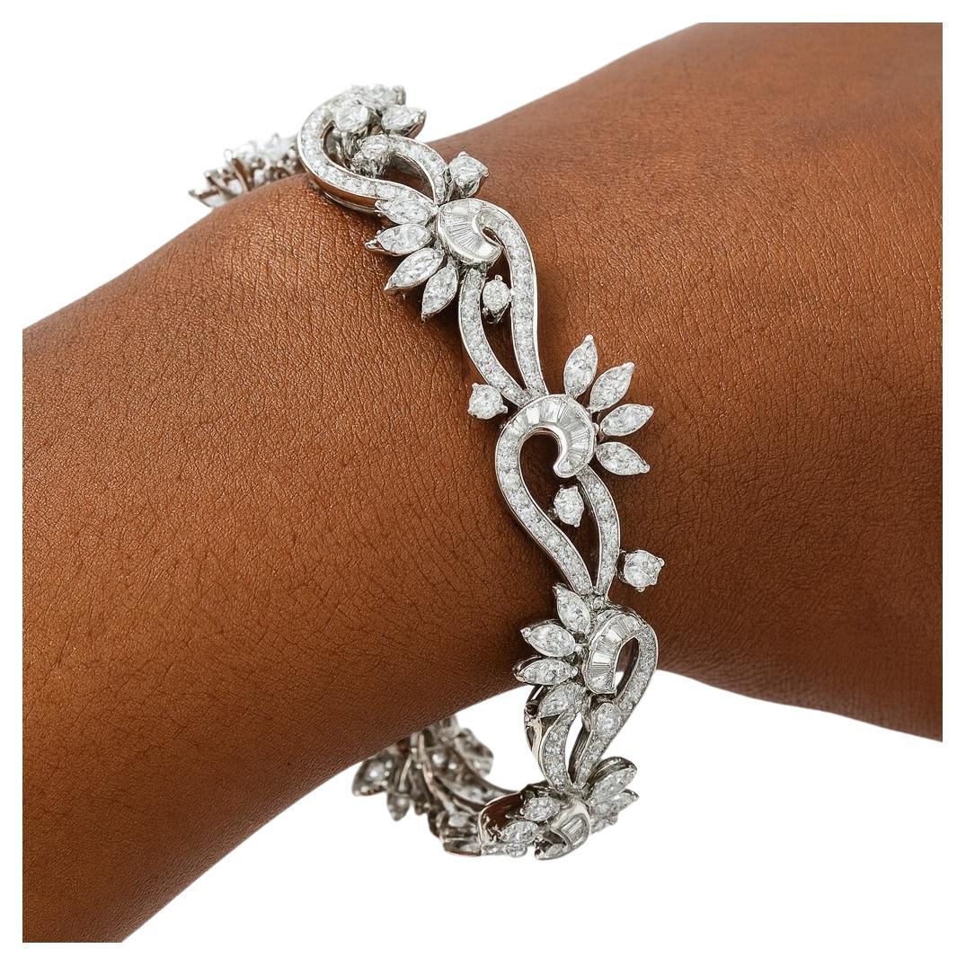 Bracciale vintage con diamanti taglio fantasia e platino con design floreale da 13,50 carati