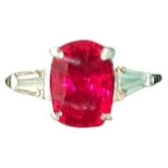 Preciosa pieza vintage de Tiffany & Co. Anillo de rubí natural y diamantes