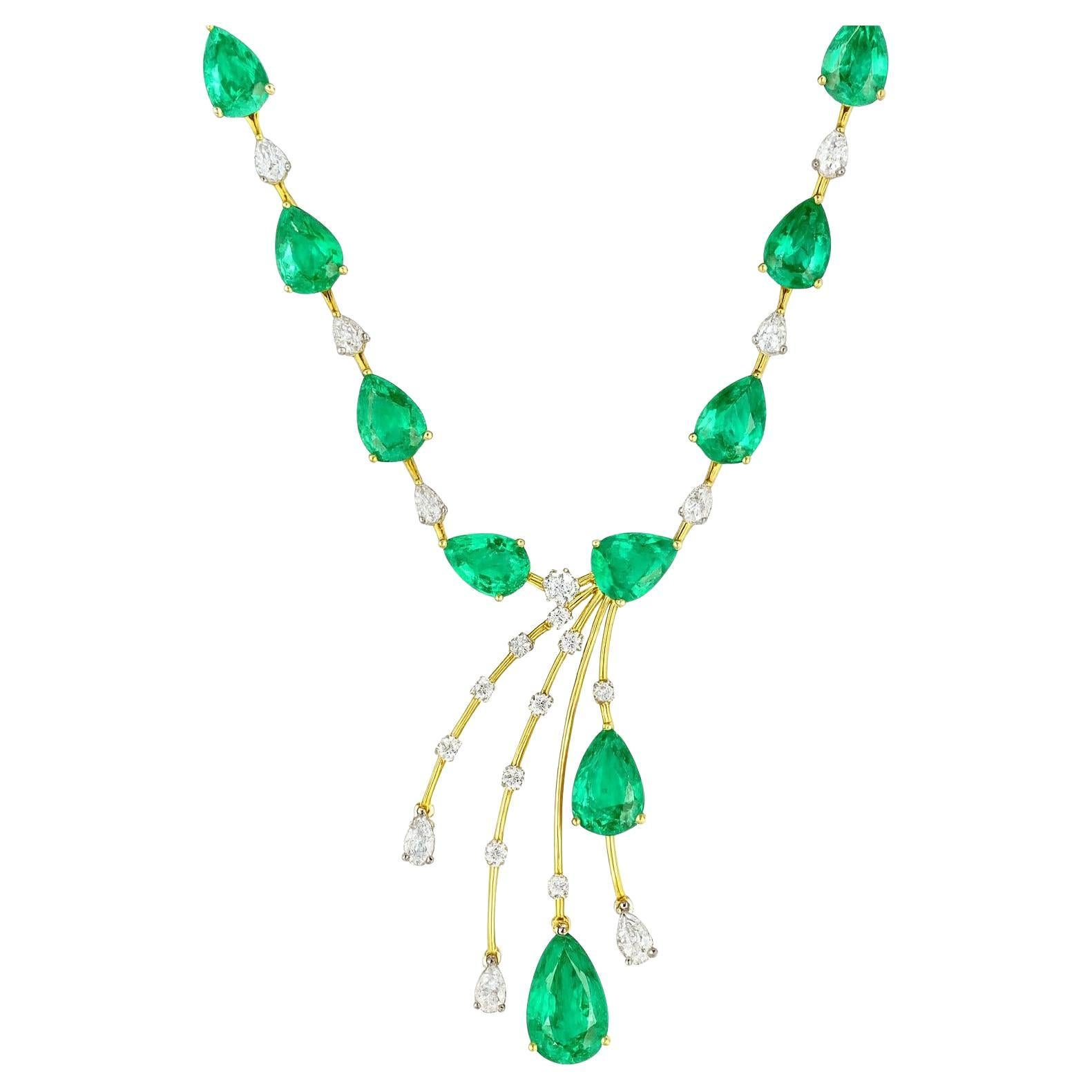 20 Carat Emerald and Diamond Necklace in 18K Gold