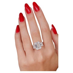 Bague en platine certifiée GIA avec diamant taille émeraude de 4.00 carats  Un Emes extraordinaire