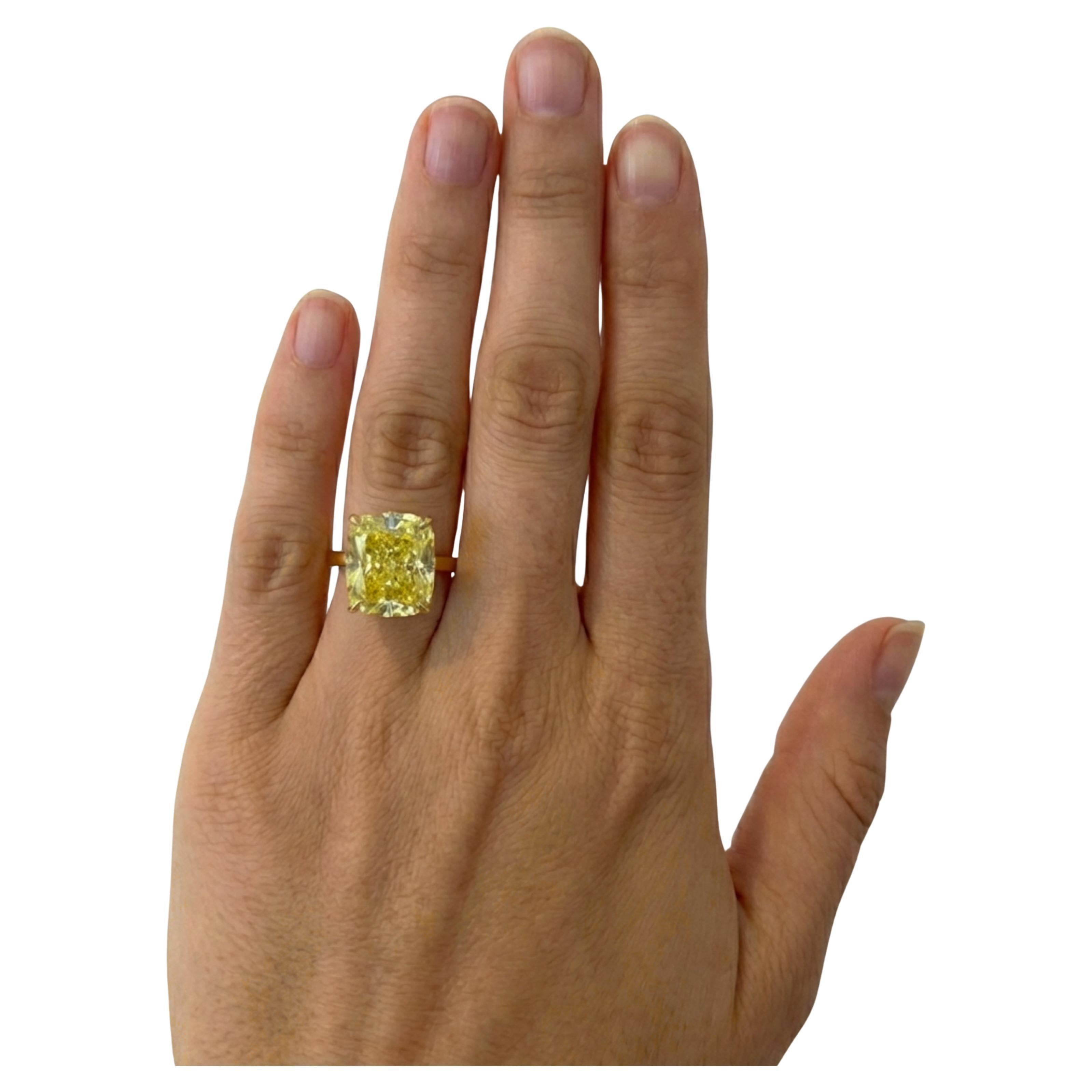 Bague en or jaune certifiée GIA, diamant coussin de 6 carats de couleur jaune fantaisie
