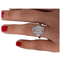 EXCEPCIONAL Anillo de diamantes talla esmeralda de 6 quilates certificado por el GIA D VVS1