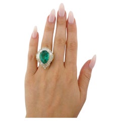 Bvlgari Bague à diamant émeraude colombienne de 6 carats certifiée GIA