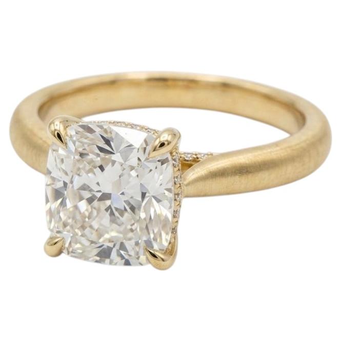 3 Carat G VVS2 Cushion Modified Brilliant Diamond Yellow Gold Ring